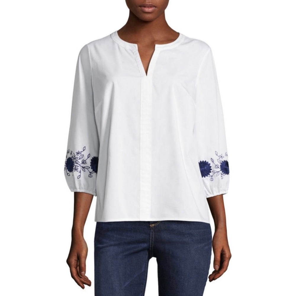 NWT Liz Claiborne 3/4 Embroidered Sleeve Top